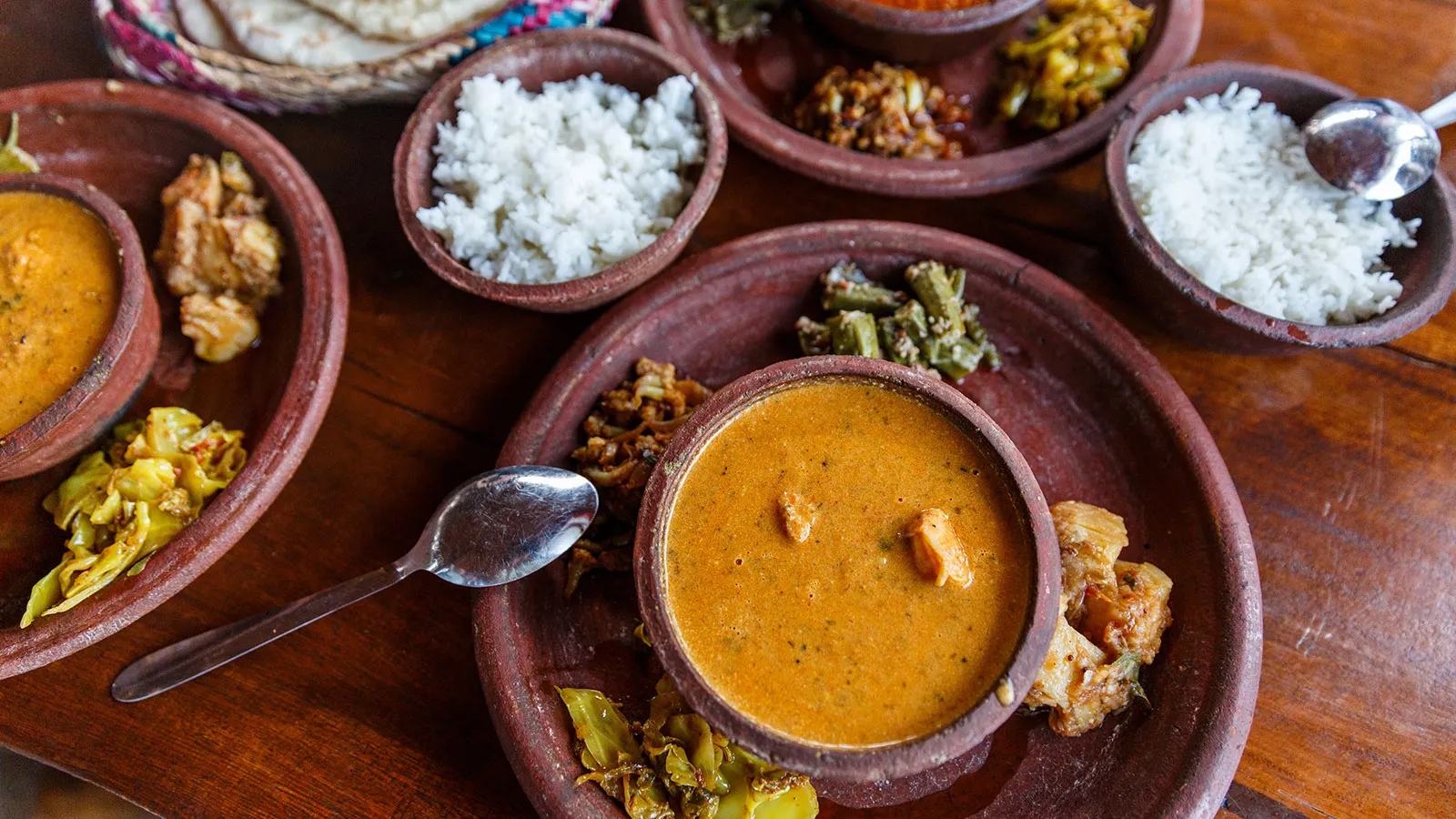 Authentisches Essen während eines Sri Lanka Urlaubs