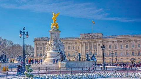 Buckingham Palace im Schnee-placeholder