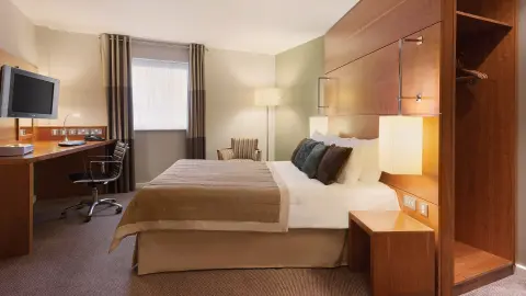 Ramada Plaza by Wyndham Wrexham Hotelzimmer-placeholder