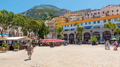 ESL111_unterwegs-an-der-costa-de-la-luz_Grand-Casemates-Square.-Gibraltar-placeholder